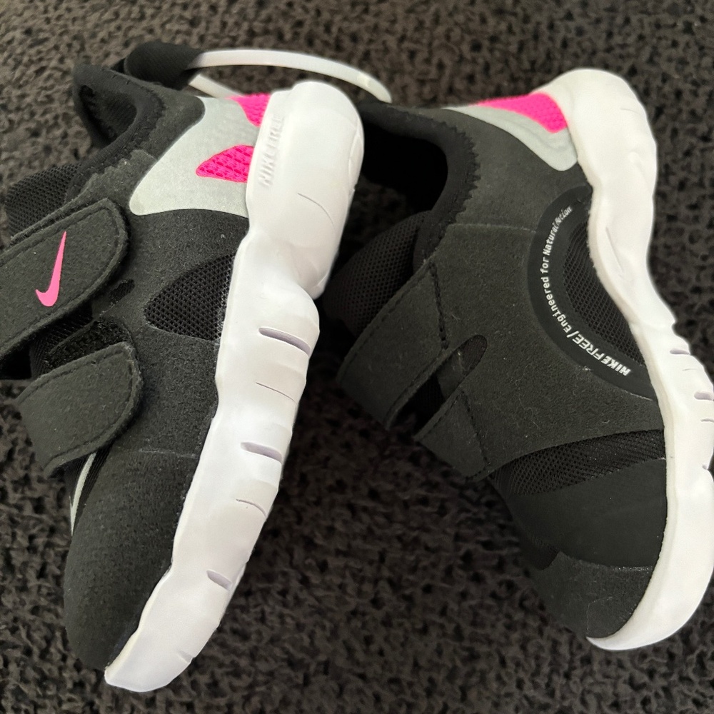 Nike Free Toddler RN 5.0 Black/Pink Size 6C US / 5.5 UK